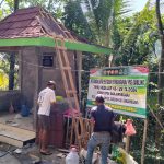 Personel Satgas TMMD Reguler ke-129 bersama pekerja menyelesaikan tahap finishing pembangunan Pos Kamling berbentuk limas di Desa Gumelem Kulon, Kecamatan Susukan, Kabupaten Banjarnegara, Rabu (12/8/2026). Foto: Deni Flamboyan/Sumber TMMD Banjarnegara Personel Satgas TMMD Reguler ke-129 bersama pekerja menyelesaikan tahap finishing pembangunan Pos Kamling berbentuk limas di Desa Gumelem Kulon, Kecamatan Susukan, Kabupaten Banjarnegara, Rabu (12/8/2026). Foto: Deni Flamboyan/Sumber TMMD Banjarnegara
