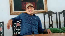 Direktur Flamboyan Grup, Riki Hermanto R. Saat dikediaman Mantan Gubernur Bengkulu. Agusrin Maryono Najamuddin.