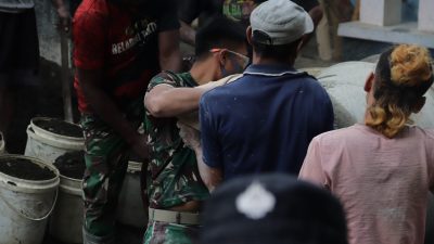 Pemandangan itu menjadi potret nyata bahwa pembangunan lahir dari kerja sama, bukan dari kerja sendiri.