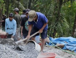 Viral! Ayunan Cangkul Rido Jadi Simbol Semangat Gotong Royong TMMD 129 Banjarnegara