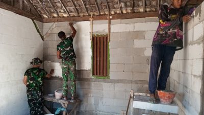 Salah satu rumah yang kini tengah dikebut pengerjaannya adalah milik Tini (50), warga RT 021 RW 009, Desa Kesongo, Kecamatan Kedungadem, Kabupaten Bojonegoro, Minggu (26/7/2026).