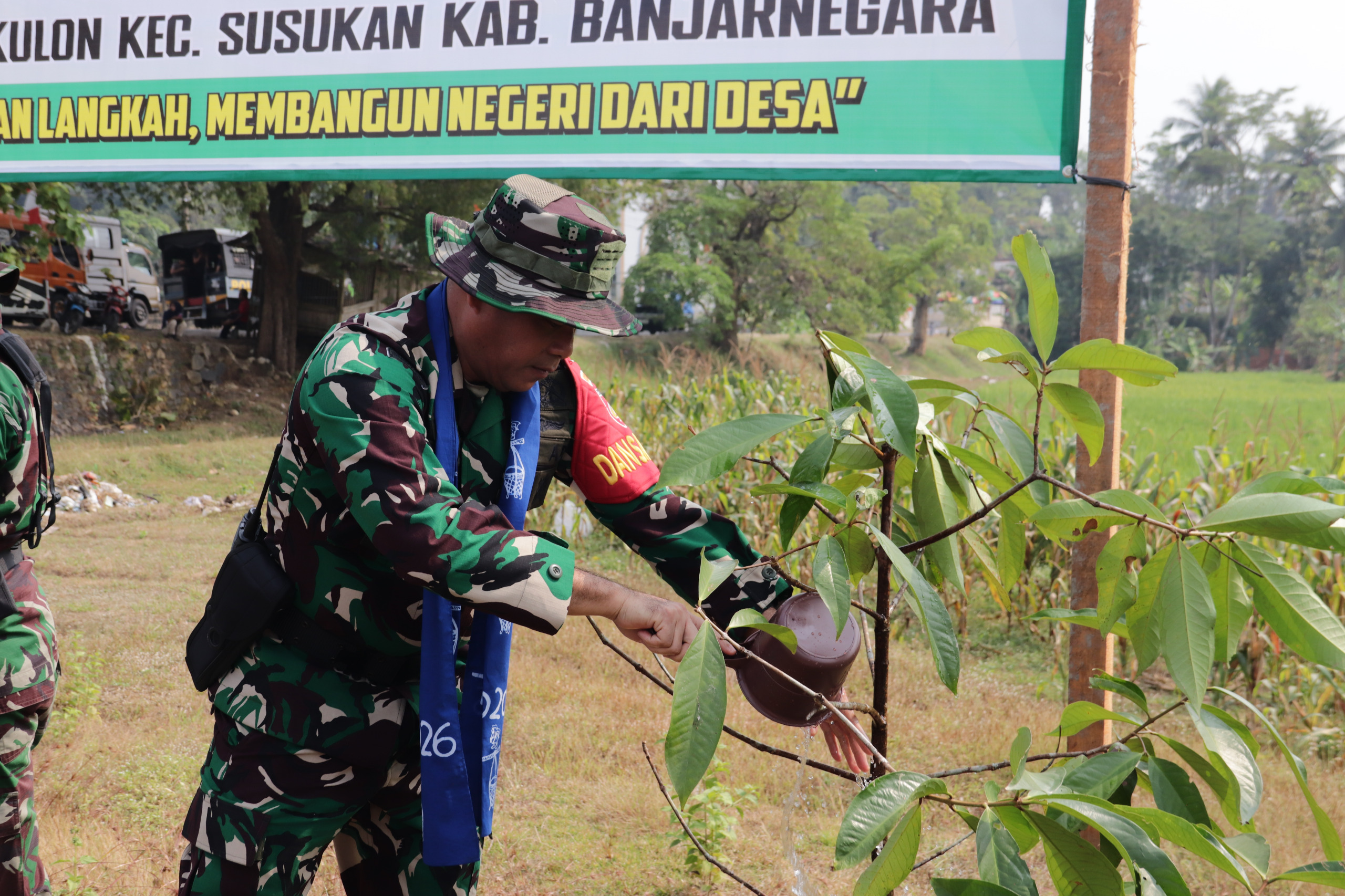 Komandan Kodim (Dandim) 0704/Banjarnegara Letkol Inf Nodelismen Hulu, S.Pd., bersama Wakil Bupati Banjarnegara H. Wakhid Jumali, Lc., di Desa Gumelem Kulon, Kecamatan Susukan, Rabu (15/7/2026).