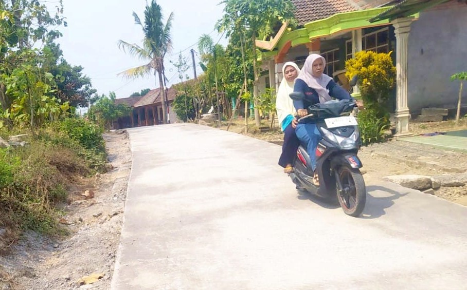 Salah satu sasaran fisik yang telah rampung adalah pembangunan jalan cor beton di Dusun Kedungpandan sepanjang 550 meter dengan lebar 3 meter, yang kini memberikan akses transportasi lebih aman dan nyaman bagi warga.