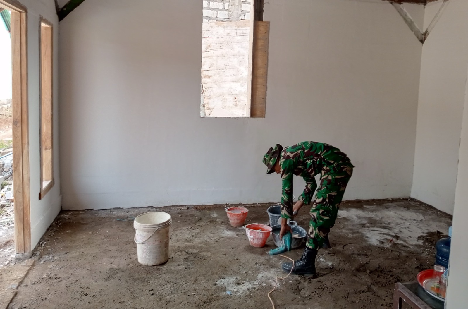 Komandan Satgas TMMD ke-129 Kodim 0813 Bojonegoro, Letkol Inf Dedy Dwi Wijayanto, mengatakan program tersebut merupakan bentuk sinergi antara TNI dan pemerintah daerah dalam membantu meningkatkan kesejahteraan masyarakat.
