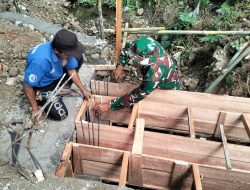 Satgas TMMD Pastikan Bekisting Plat Beton Siap, Jaga Kualitas Pembangunan di Gumelem Kulon