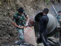 Sentuhan Terakhir Penentu Kualitas! Pratu Figo Pastikan Jalan TMMD Banjarnegara Berdiri Kokoh