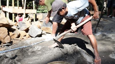 Semangat kebersamaan kembali mewarnai pelaksanaan TMMD Reguler ke-129 Tahun Anggaran 2026 Kodim 0704/Banjarnegara di Dusun Kunir RT 01/RW 09, Desa Gumelem Kulon, Kecamatan Susukan, Kamis (23/7/2026).