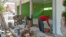 Kolaborasi antara Satgas TMMD dan masyarakat menjadi faktor penting dalam mempercepat penyelesaian pembangunan. Kekompakan yang terjalin selama proses renovasi mencerminkan kuatnya sinergi antara TNI dan warga dalam mewujudkan fasilitas pendidikan yang lebih layak bagi generasi muda.Kolaborasi antara Satgas TMMD dan masyarakat menjadi faktor penting dalam mempercepat penyelesaian pembangunan. Kekompakan yang terjalin selama proses renovasi mencerminkan kuatnya sinergi antara TNI dan warga dalam mewujudkan fasilitas pendidikan yang lebih layak bagi generasi muda.