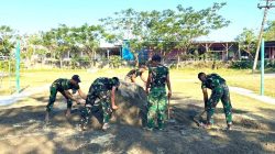 Salah satunya terlihat pada Kamis (23/7/2026), ketika personel Satgas TMMD ke-129 bersama warga bergotong royong melakukan pemerataan lapangan bola voli yang berada di depan Balai Desa Kesongo.