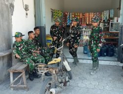 Warung Bu Yanti Jadi ‘Oase’ Hangat Personel Satgas TMMD 129 Bojonegoro