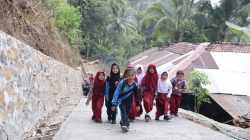 Pemandangan itu menjadi potret indah tentang pembangunan yang dikerjakan hari ini untuk masa depan generasi penerus, Sabtu (25/07/2026).