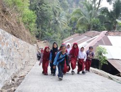 Langkah Kecil Menuju Sekolah Harapan Besar dari Jalan TMMD untuk Generasi Desa