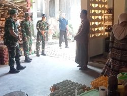 Dukung Ketahanan Pangan, Dansatgas TMMD 129 Bojonegoro Sambangi UMKM Telur Asin di Desa Kesongo