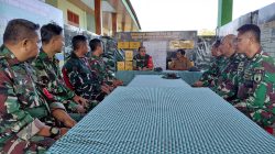 Saat memberikan arahan, Letkol Inf Dedy Dwi Wijayanto menekankan pentingnya menjaga disiplin, kekompakan, serta profesionalisme dalam menjalankan setiap tugas, baik di lapangan maupun di Posko sebagai pusat koordinasi kegiatan.