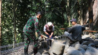 Kegiatan yang melibatkan Serka Zamroni bersama warga tersebut berlangsung penuh semangat. Meski lokasi pelaksanaan TMMD berada di Dusun Kunir RT 01/RW 09, Desa Gumelem Kulon, Kecamatan Susukan, pembangunan sumur bor ini menjadi bagian dari komitmen menghadirkan manfaat yang lebih luas bagi masyarakat yang membutuhkan pasokan air bersih.