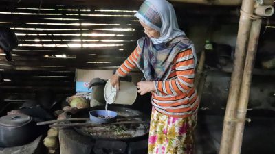 Jalan TMMD Buka Harapan Baru! Perajin Gula Kelapa di Banjarnegara Optimistis Ekonominya Meningkat