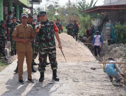 Di Balik Peluh Membangun Desa: Kala Tensimeter Bekerja di TMMD 129 Bojonegoro