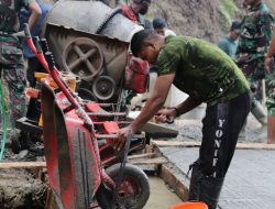 Pratu Faisal Jadi Bengkel Dadakan Di TMMD Reguler ke-129
