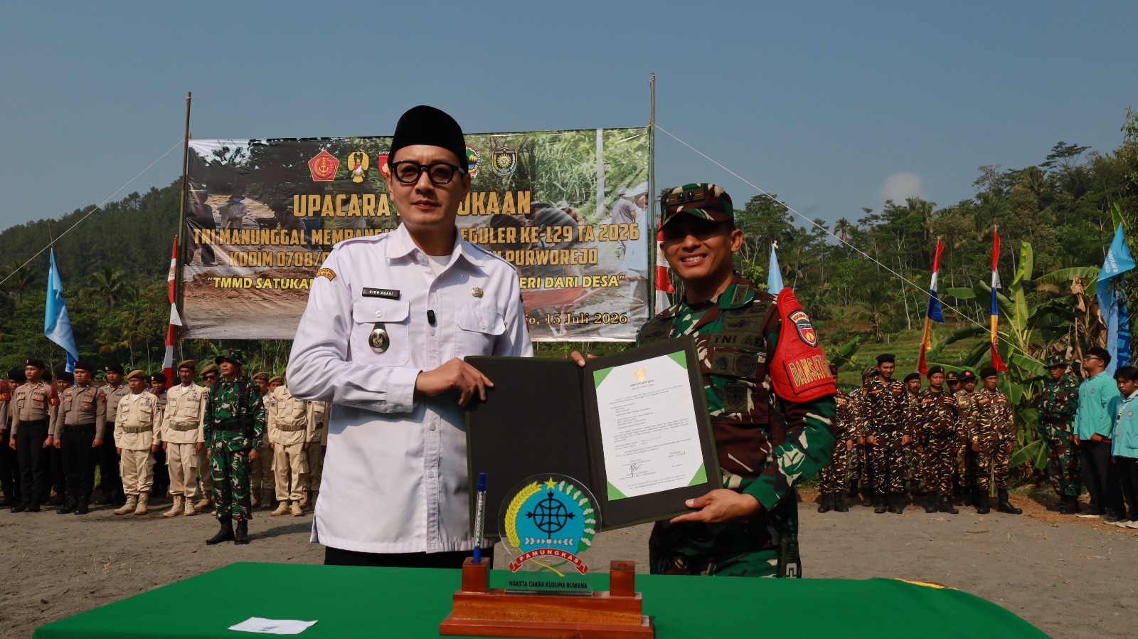 Wakil Bupati Purworejo, Dion Agasi Setiabudi, S.I.Kom., secara resmi membuka program TNI Manunggal Membangun Desa (TMMD) Reguler ke-129 Tahun Anggaran 2026 Kodim 0708/Purworejo di Desa Watuduwur, Kecamatan Bruno, Kabupaten Purworejo, Rabu (15/7/2026).