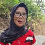 Di Dusun Kunir RT 01/09, Desa Gumelem Kulon, Kecamatan Susukan, Kabupaten Banjarnegara, Suhardi bersama anggota Satgas TMMD dan warga terus bekerja menyelesaikan pembangunan Talud 1 yang kini telah mencapai progres 70 persen, Sabtu (1/8/2026).