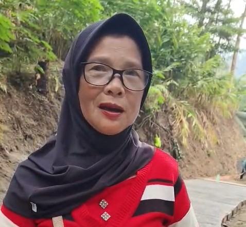 Di Dusun Kunir RT 01/09, Desa Gumelem Kulon, Kecamatan Susukan, Kabupaten Banjarnegara, Suhardi bersama anggota Satgas TMMD dan warga terus bekerja menyelesaikan pembangunan Talud 1 yang kini telah mencapai progres 70 persen, Sabtu (1/8/2026).