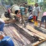Selain mengerjakan rabat beton, Satgas TMMD juga membangun enam titik plat beton guna mendukung akses transportasi masyarakat, Sabtu (1/8/2026).
