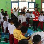 Melalui kolaborasi apik antara Dinas Sosial (Dinsos) Kabupaten Bojonegoro dan Taruna Siaga Bencana (Tagana), keceriaan dan edukasi berpadu di SDN Kesongo 1 (SDN Satu Atap) lewat program Tagana Masuk Sekolah (TMS), Selasa (4/8/2026).