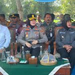 Ketua DPRD Kabupaten Bojonegoro H. Abdullah Umar, S.Pd., memberikan apresiasi terhadap pelaksanaan TMMD ke-129 Tahun 2026 di Desa Kesongo, Kecamatan Kedungadem, serta mengajak masyarakat menjaga hasil pembangunan dan mempertahankan semangat gotong royong.