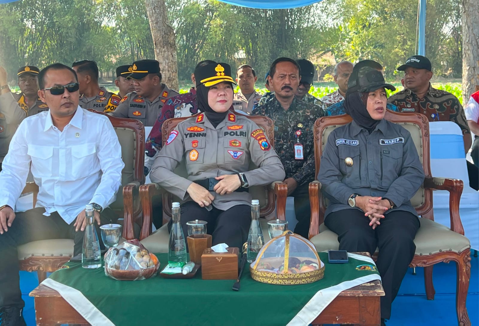 Ketua DPRD Kabupaten Bojonegoro H. Abdullah Umar, S.Pd., memberikan apresiasi terhadap pelaksanaan TMMD ke-129 Tahun 2026 di Desa Kesongo, Kecamatan Kedungadem, serta mengajak masyarakat menjaga hasil pembangunan dan mempertahankan semangat gotong royong.