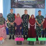 Tim Pengawasan dan Evaluasi (Wasev) TMMD ke-129 bersama Satgas TMMD Kodim 0813/Bojonegoro menyalurkan bantuan sosial berupa 100 paket sembako kepada warga kurang mampu di Desa Kesongo, Kecamatan Kedungadem, Kabupaten Bojonegoro, Jumat (31/7/2026).