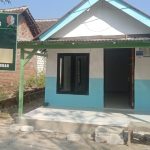 Personel Satgas TMMD ke-129 Kodim 0813/Bojonegoro bersama warga saat menyelesaikan tahap akhir rehabilitasi rumah tidak layak huni di Desa Kesongo, Kecamatan Kedungadem, Kabupaten Bojonegoro, Selasa (11/8/2026). Foto: Deni Flamboyan/Sumber TMMD Bojonegoro Personel Satgas TMMD ke-129 Kodim 0813/Bojonegoro bersama warga saat menyelesaikan tahap akhir rehabilitasi rumah tidak layak huni di Desa Kesongo, Kecamatan Kedungadem, Kabupaten Bojonegoro, Selasa (11/8/2026). Foto: Deni Flamboyan/Sumber TMMD Bojonegoro