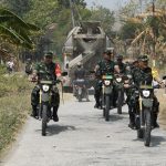 Program TNI Manunggal Membangun Desa (TMMD) ke-129 Tahun Anggaran 2026, Brigjen TNI M. Herry Subagyo, S.I.P., melakukan peninjauan langsung terhadap pelaksanaan program TMMD di Desa Kesongo, Kecamatan Kedungadem, Kabupaten Bojonegoro, Minggu (2/8/2026).