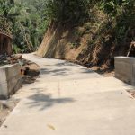 Anggota Satgas TMMD bersama masyarakat menyelesaikan tahap akhir pembangunan brug atau jembatan kecil di Dusun Kunir, Desa Gumelem Kulon, Kecamatan Susukan, Banjarnegara. Anggota Satgas TMMD bersama masyarakat menyelesaikan tahap akhir pembangunan brug atau jembatan kecil di Dusun Kunir, Desa Gumelem Kulon, Kecamatan Susukan, Banjarnegara.