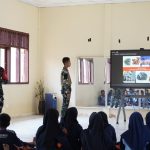 Satgas TMMD ke-129 Kodim 0813/Bojonegoro memberikan materi Wawasan Kebangsaan kepada pelajar SMP Negeri Satu Atap Kesongo, Desa Kesongo, Kecamatan Kedungadem, Kabupaten Bojonegoro. Satgas TMMD ke-129 Kodim 0813/Bojonegoro memberikan materi Wawasan Kebangsaan kepada pelajar SMP Negeri Satu Atap Kesongo, Desa Kesongo, Kecamatan Kedungadem, Kabupaten Bojonegoro.