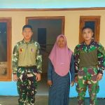 Personel Satgas TMMD ke-129 Kodim 0813/Bojonegoro bersama warga saat menyelesaikan rehabilitasi rumah milik Tini di RT 021/RW 009, Desa Kesongo, Kecamatan Kedungadem, Kabupaten Bojonegoro, Senin (10/8/2026). Foto: Deni Flamboyan/Sumber TMMD Bojonegoro