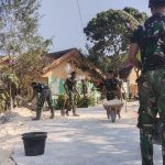 Pada Selasa (4/8/2026), fokus pekerjaan bergeser pada detail penting yang menentukan ketahanan jalan cor beton Dusun Kedungpadan yaitu perataan bahu jalan (berem).