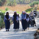 Siswa-siswi SDN Kesongo II berlatih gerak jalan di atas jalan rabat beton hasil program TMMD ke-129 Kodim 0813/Bojonegoro di Dusun Kedungpandan, Desa Kesongo, Kecamatan Kedungadem, Rabu (5/8/2026). Jalan sepanjang 550 meter tersebut kini dimanfaatkan masyarakat untuk berbagai aktivitas, termasuk latihan menyambut HUT ke-81 Kemerdekaan Republik Indonesia. Foto: Deni Aripandi/Sumber TMMD Bojonegoro. Siswa-siswi SDN Kesongo II berlatih gerak jalan di atas jalan rabat beton hasil program TMMD ke-129 Kodim 0813/Bojonegoro di Dusun Kedungpandan, Desa Kesongo, Kecamatan Kedungadem, Rabu (5/8/2026). Jalan sepanjang 550 meter tersebut kini dimanfaatkan masyarakat untuk berbagai aktivitas, termasuk latihan menyambut HUT ke-81 Kemerdekaan Republik Indonesia. Foto: Deni Aripandi/Sumber TMMD Bojonegoro.