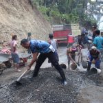 Semangat kebersamaan mewarnai pelaksanaan Program TNI Manunggal Membangun Desa (TMMD) Reguler ke-129 Tahun Anggaran 2026 Kodim 0704/Banjarnegara di Dusun Kunir RT 01 RW 09, Desa Gumelem Kulon, Kecamatan Susukan, Senin (3/8/2026).