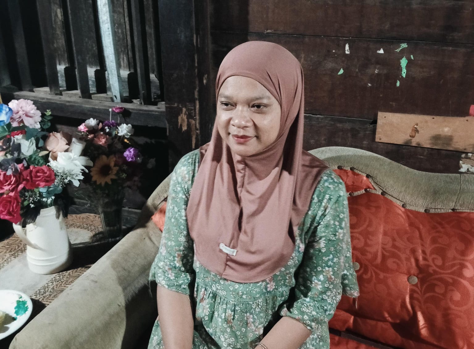 Sekarang saya juga sebagai orang tua tunggal bagi anak-anak saya setelah kepergian suami saya," ujar Lesi saat diwawancarai, Senin (6/10/2026).